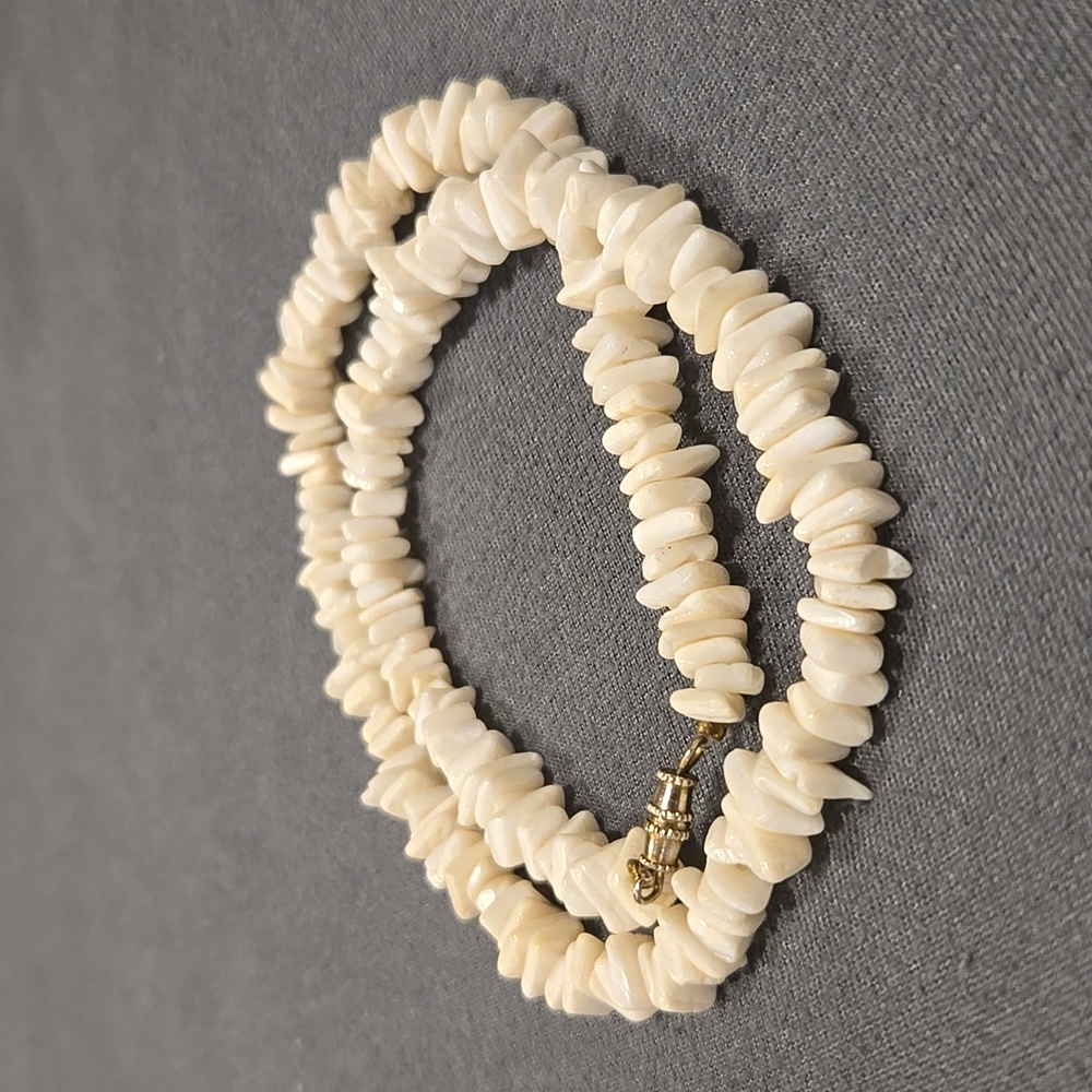 2000s Vintage Puka Shell Necklace
